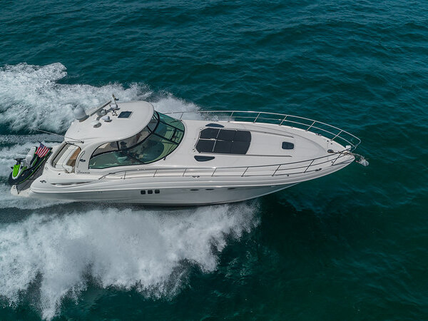 55' Sea Ray Sundancer includes Jetski