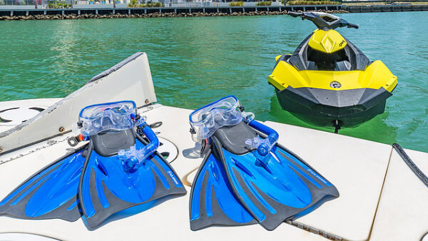 54' Sea Ray + Jetski D&D - Image 8