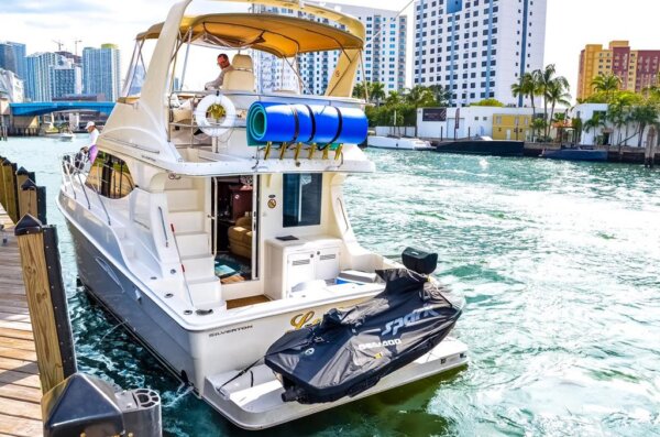 42' Silverton Flybridge - Image 2
