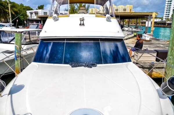 42' Silverton Flybridge - Image 15