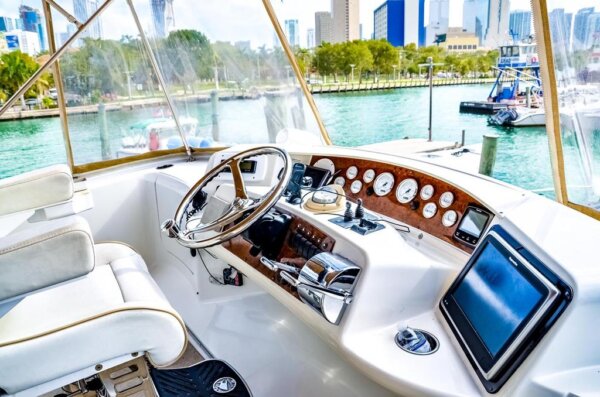 42' Silverton Flybridge - Image 3