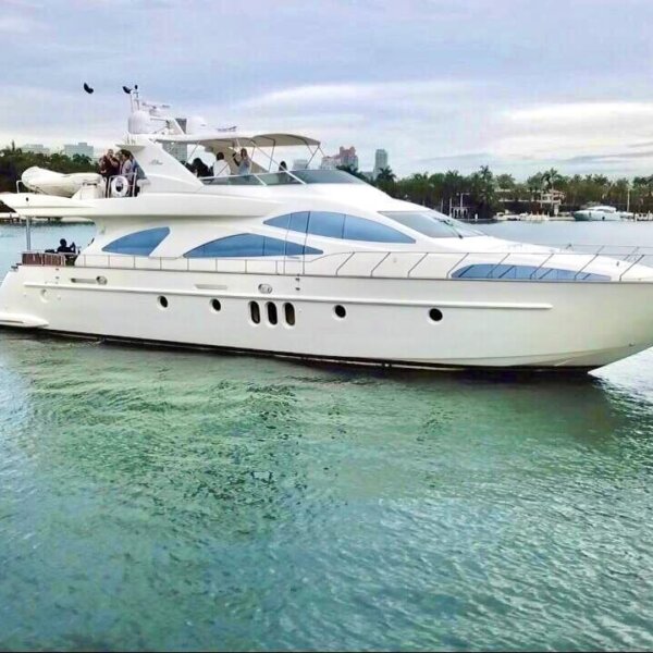 80' Azimut Flybridge