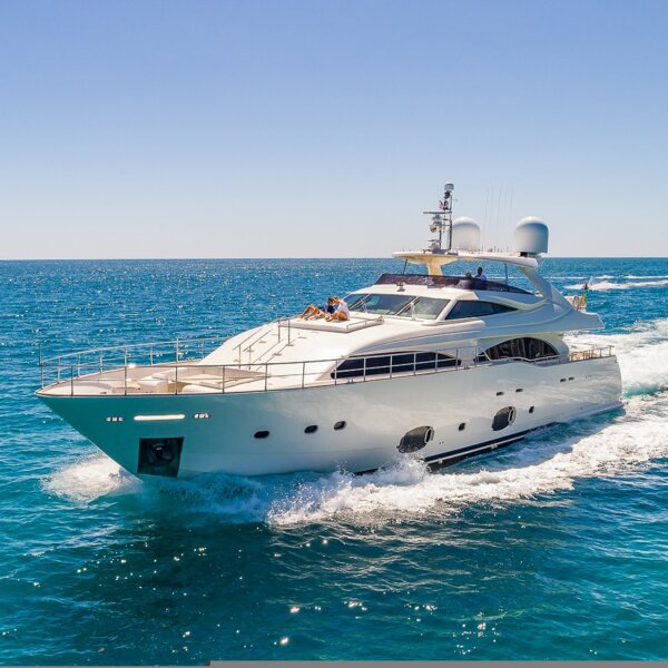97' Ferretti includes Jetski