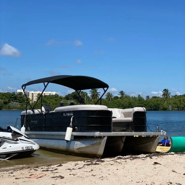 24' Pontoon Boat
