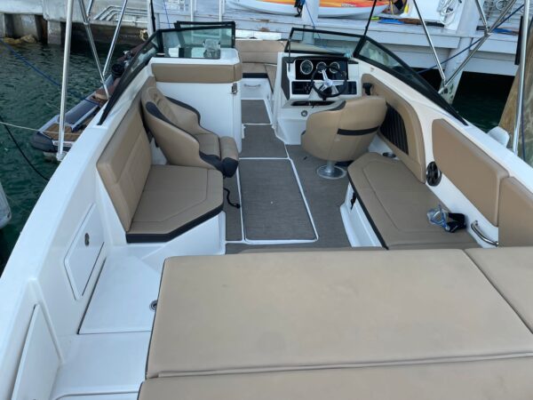 23' Sea Ray - Image 9