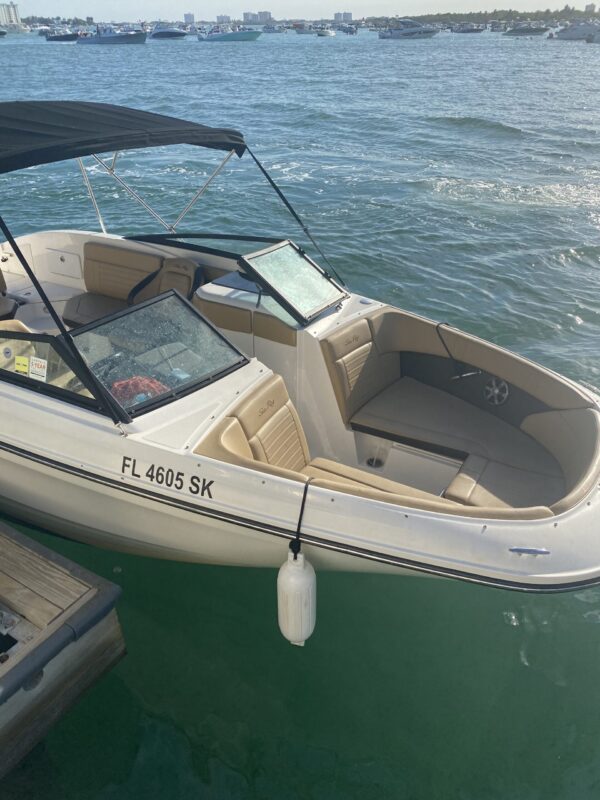 23' Sea Ray - Image 4