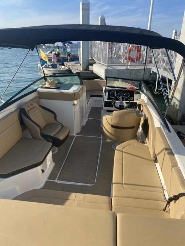 23' Sea Ray - Image 3